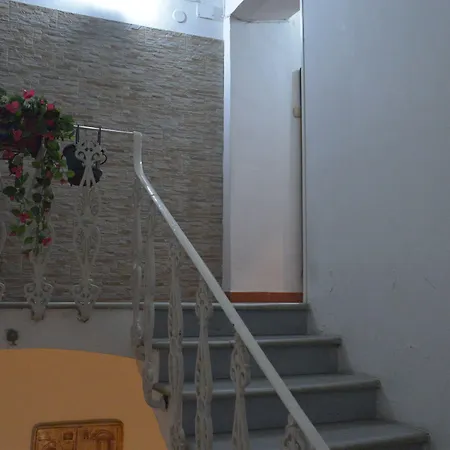 לינה וארוחת בוקר La Casa Di Patty 3*